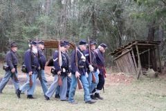 2.-Fed-troops-approach-close-to-homestead
