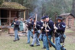 Fed-troops-retreat